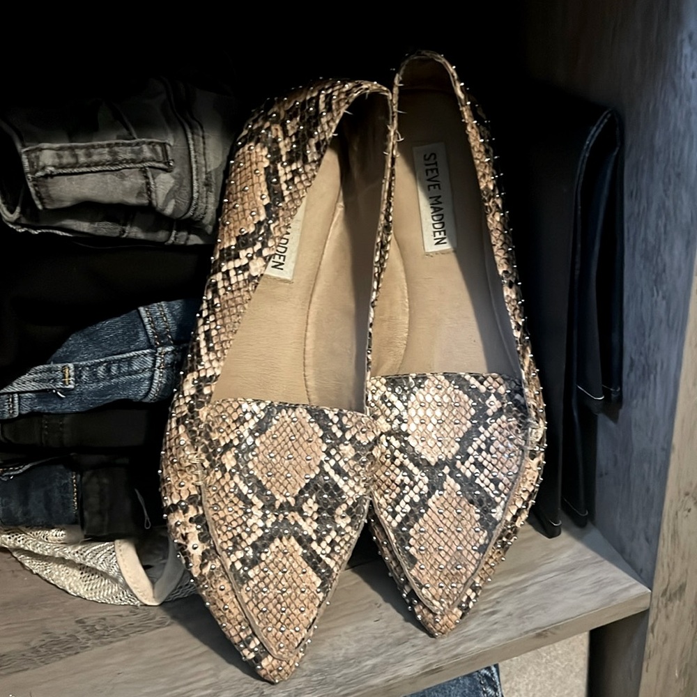 Steve Madden snake skin shoes